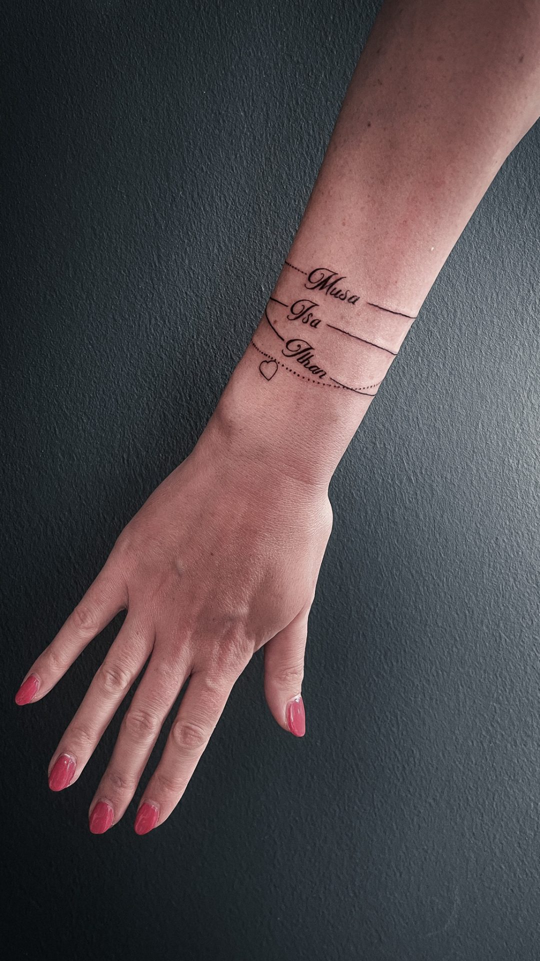 fineline tekst tattoo