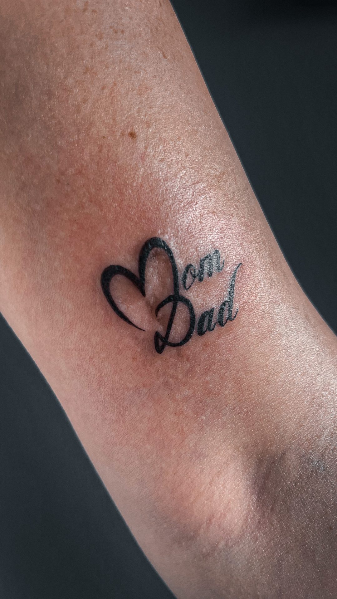fineline tekst tattoo